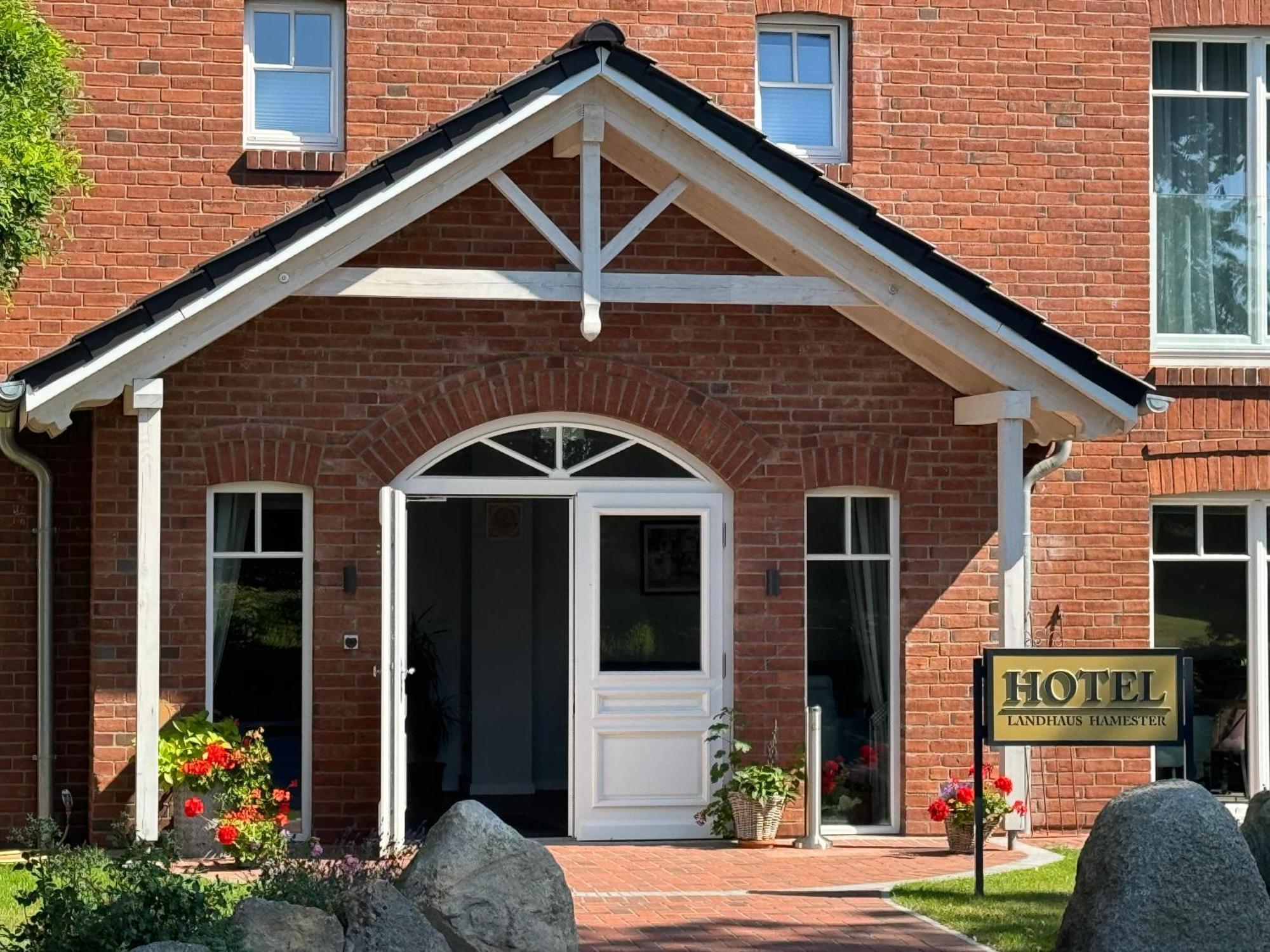 Landhaus Hamester - Hotel & Restaurant Basthorst  Exterior foto
